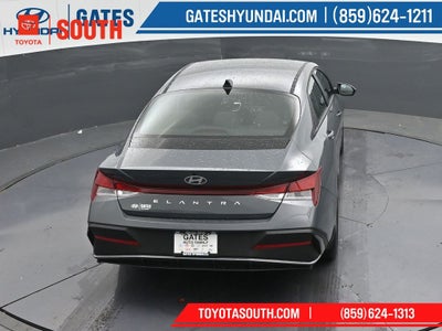 2025 Hyundai ELANTRA SE