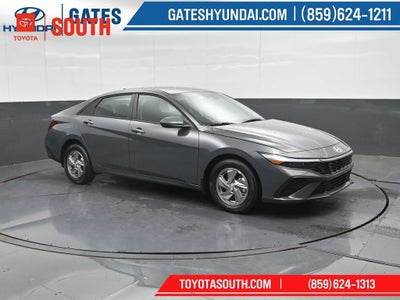2025 Hyundai ELANTRA SE