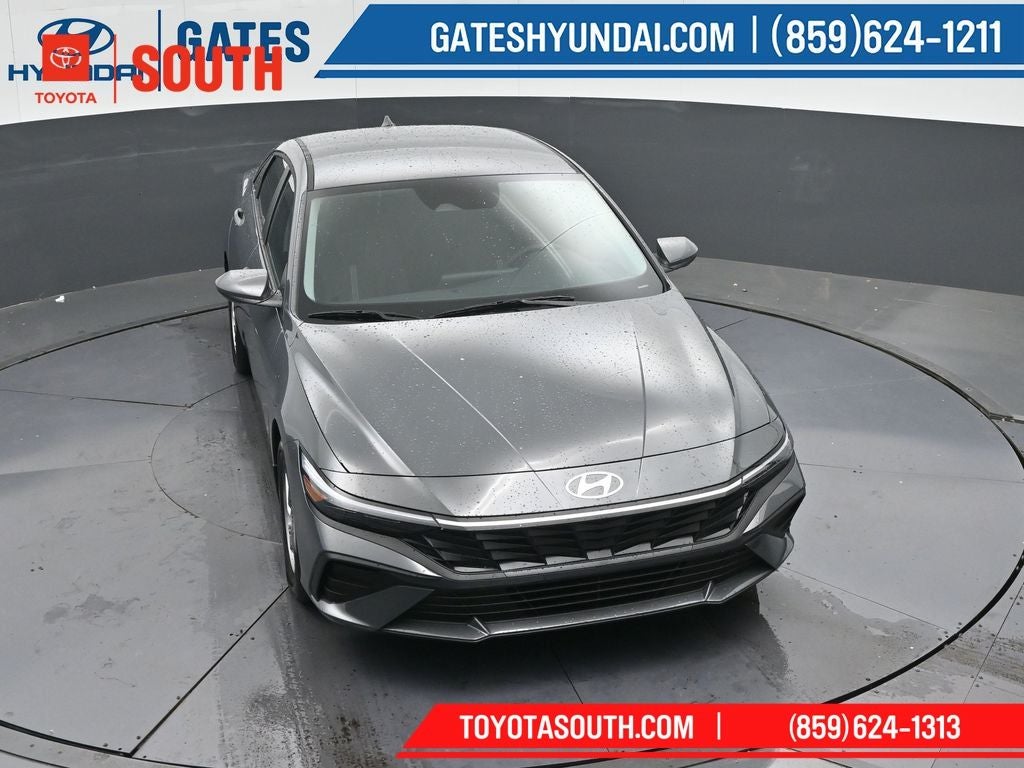 2025 Hyundai ELANTRA SE