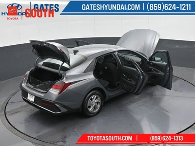 2025 Hyundai ELANTRA SE