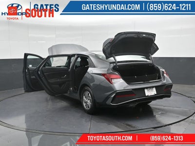 2025 Hyundai ELANTRA SE