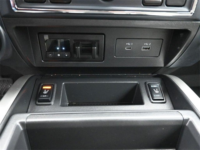 2024 Nissan Titan SV Convenience & Utility Package