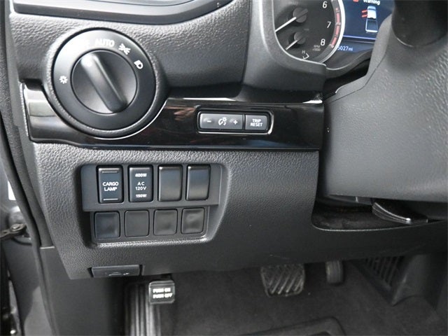 2024 Nissan Titan SV Convenience & Utility Package