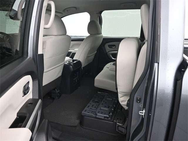 2024 Nissan Titan SV Convenience & Utility Package
