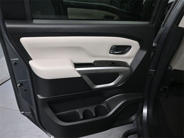 2024 Nissan Titan SV Convenience & Utility Package
