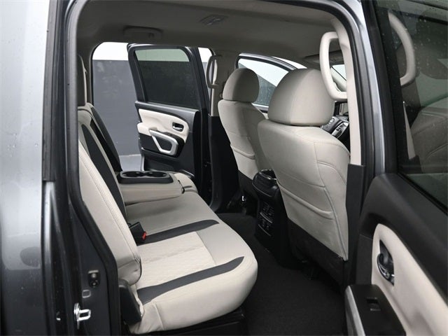 2024 Nissan Titan SV Convenience & Utility Package