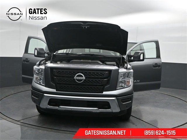 2024 Nissan Titan SV Convenience & Utility Package