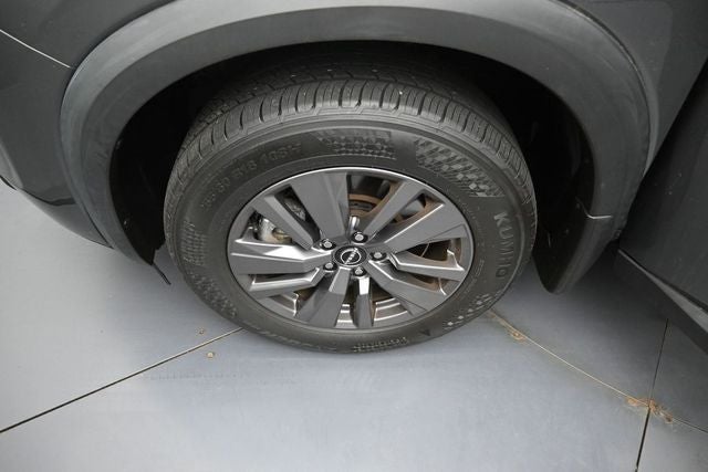 2023 Nissan Pathfinder SV
