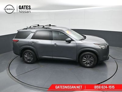 2023 Nissan Pathfinder SV