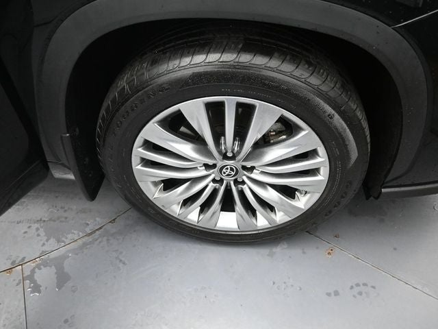 2024 Toyota Highlander Platinum