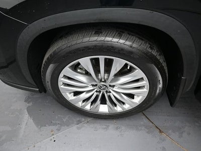 2024 Toyota Highlander Platinum