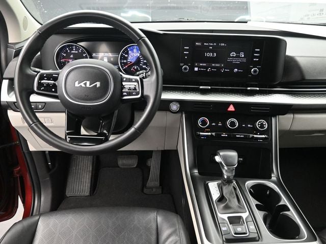 2023 Kia Carnival LX