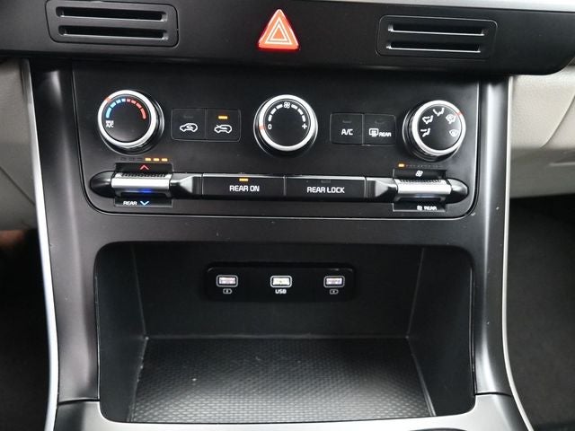 2023 Kia Carnival LX