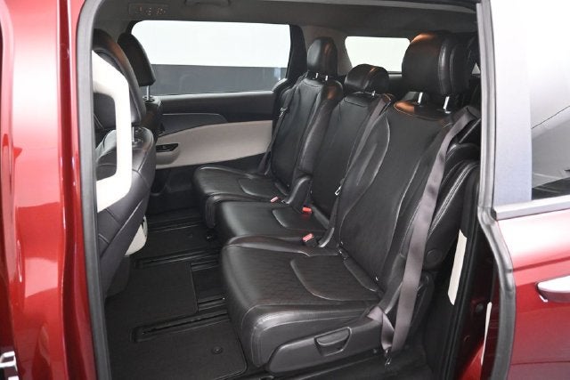 2023 Kia Carnival LX Seat Package