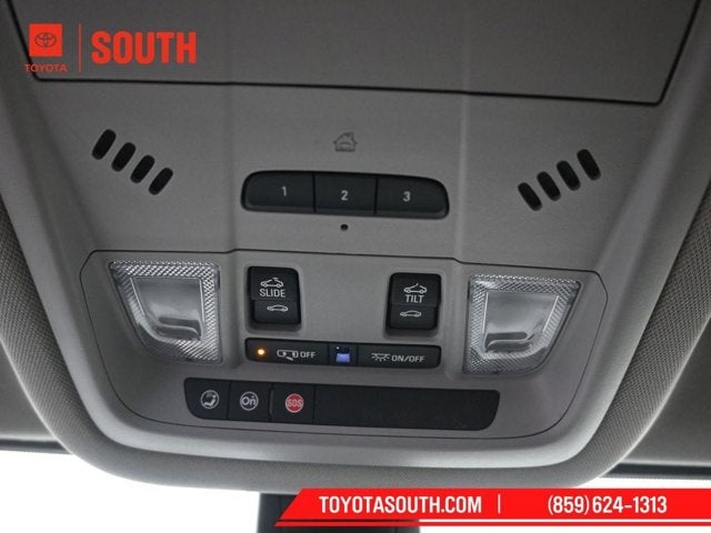 2022 GMC Acadia AT4