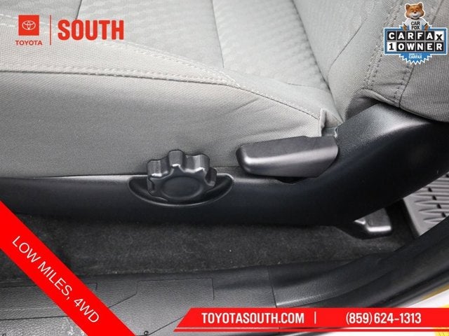 2022 Toyota Tacoma 4WD SR