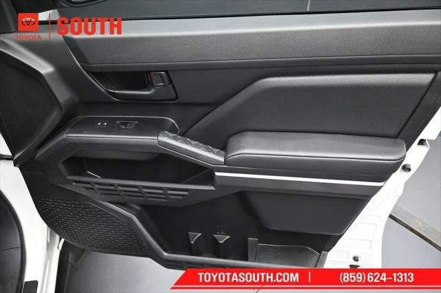 2024 Toyota Tacoma 4WD SR5