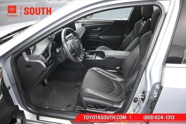 2023 Lexus ES ES 300h F SPORT Handling