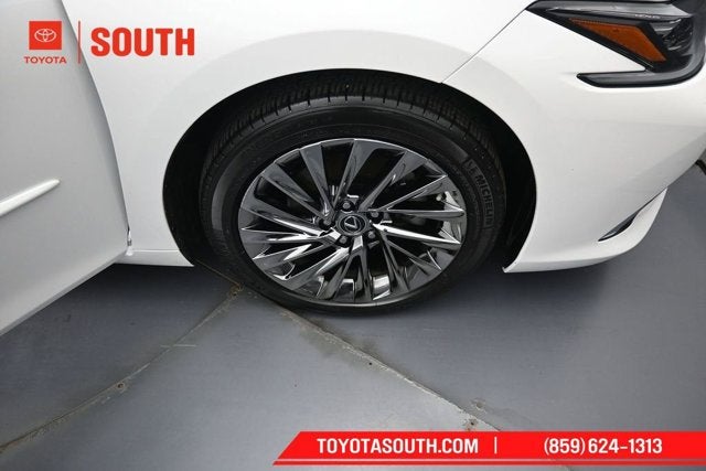 2025 Lexus ES ES 300h Ultra Luxury