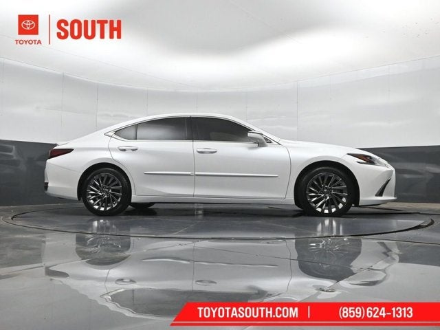 2025 Lexus ES ES 300h Ultra Luxury