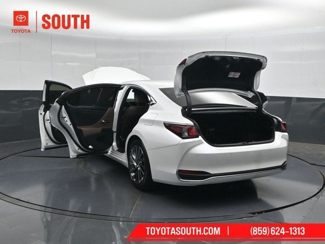 2025 Lexus ES ES 300h Ultra Luxury