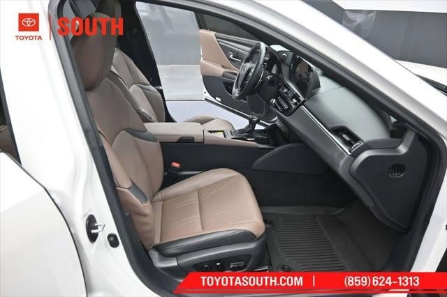 2025 Lexus ES ES 300h Ultra Luxury