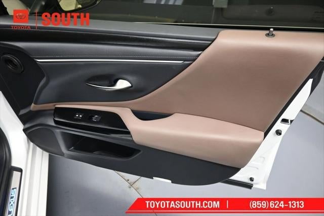 2025 Lexus ES ES 300h Ultra Luxury