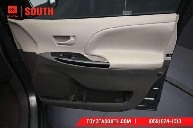 2014 Toyota Sienna LE