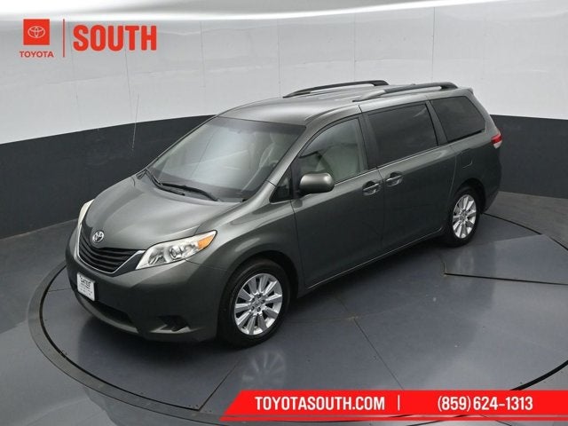 2014 Toyota Sienna LE