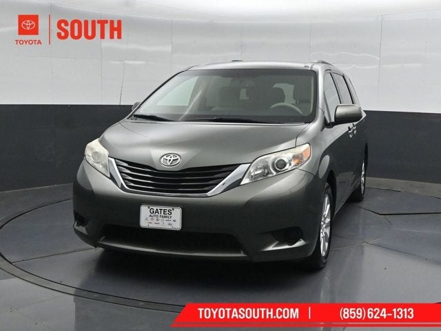 2014 Toyota Sienna LE