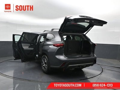 2023 Toyota Highlander Hybrid XLE