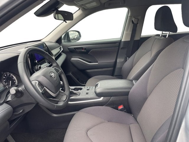 2025 Toyota Highlander XLE