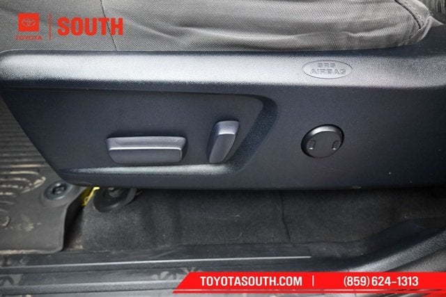 2014 Toyota Tundra 4WD Truck SR5