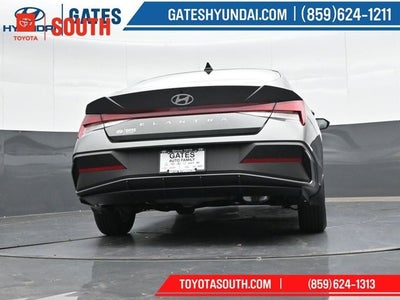 2025 Hyundai ELANTRA SE