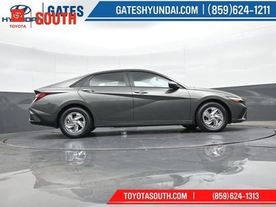 2025 Hyundai ELANTRA SE