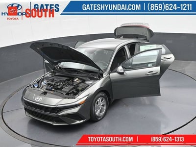 2025 Hyundai ELANTRA SE