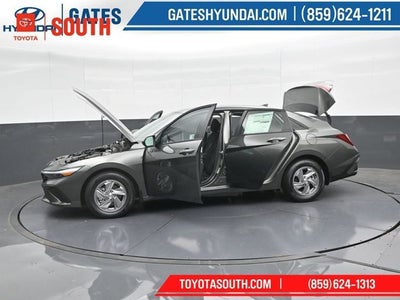 2025 Hyundai ELANTRA SE