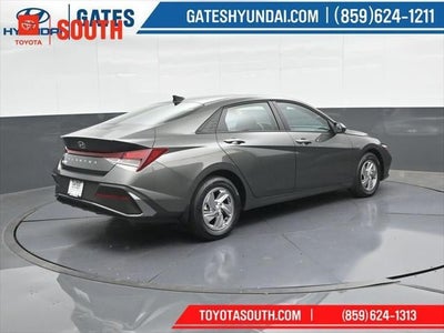 2025 Hyundai ELANTRA SE