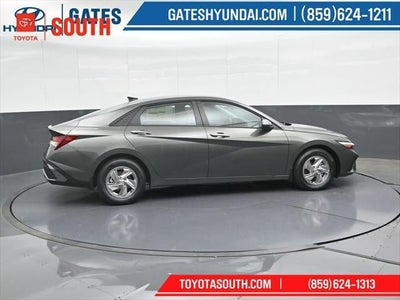 2025 Hyundai ELANTRA SE