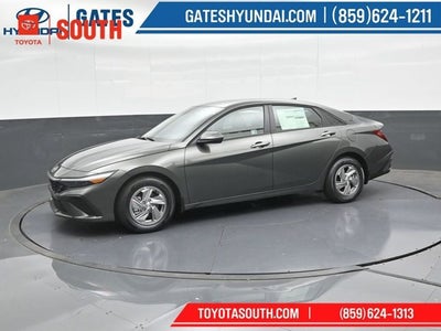 2025 Hyundai ELANTRA SE