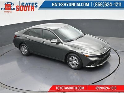 2025 Hyundai ELANTRA SE