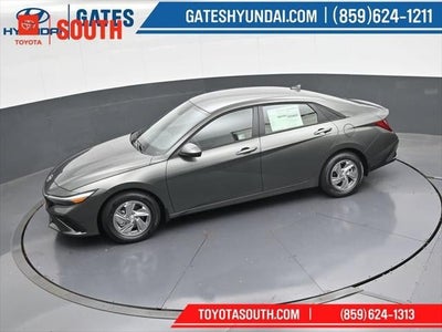 2025 Hyundai ELANTRA SE