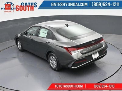 2025 Hyundai ELANTRA SE